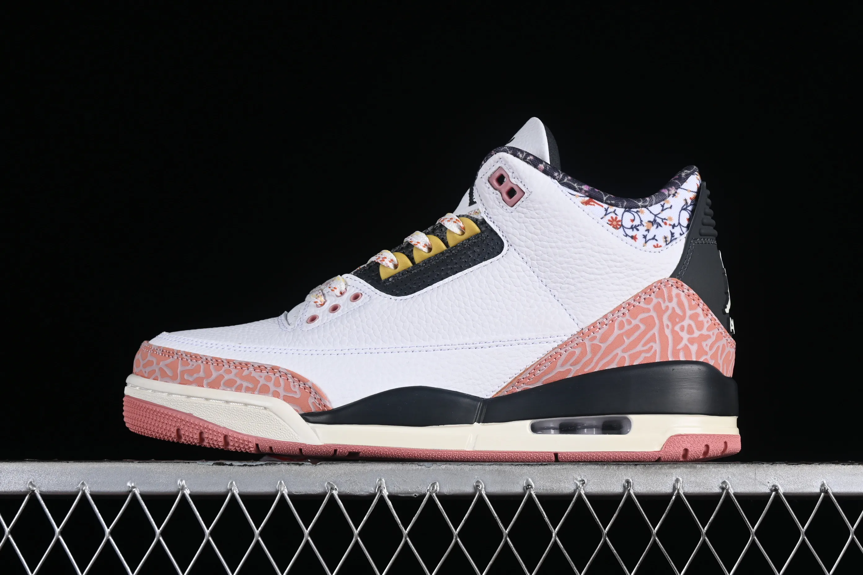 All categories Air Jordan Jordan series basketball shoes Air Jordan 3 Air Jordan 3 GS "Red Stardust" AJ3 Joe 3 new white pink flower 441140-100